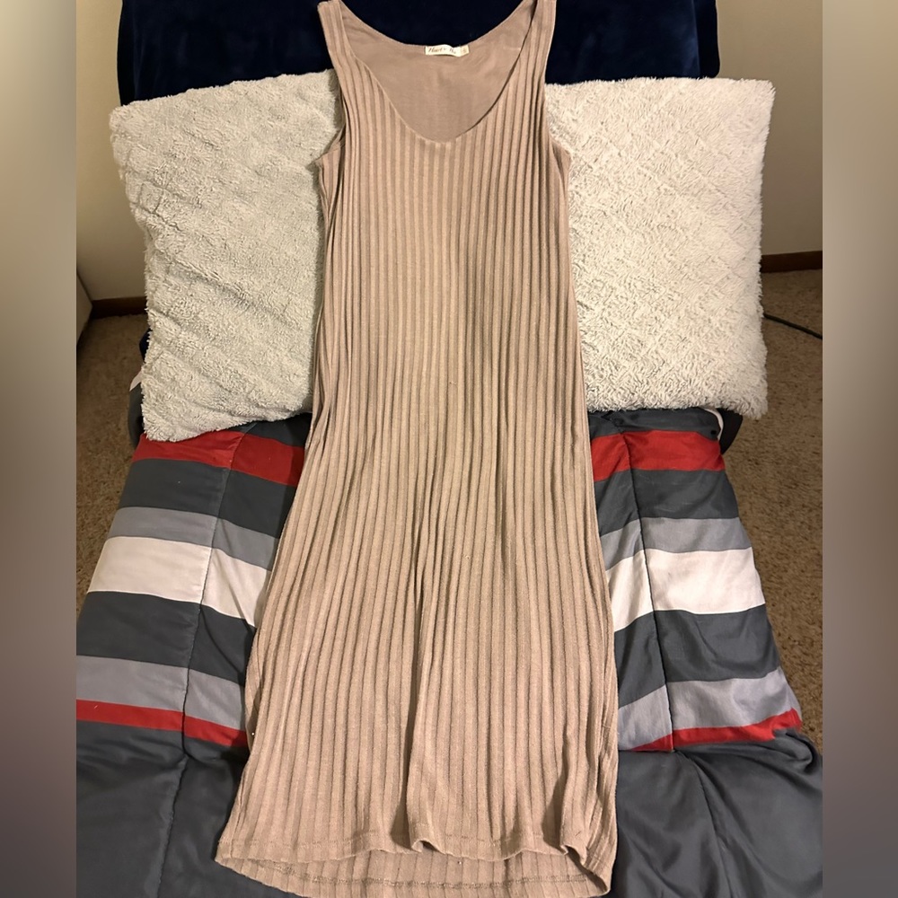 Stunning tan bodycon dress